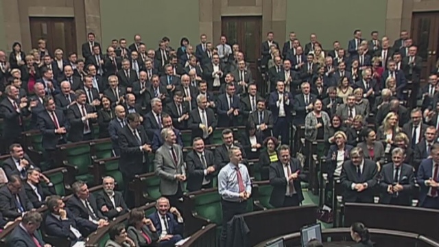 Sejm przyjął we wtorek wieczorem nowelizację ustawy o Trybunale Konstytucyjnym autorstwa Prawa i Sprawiedliwości. Przed głosowaniem opozycja zgłaszała szereg poprawek. Wszystkie zostały odrzucone.