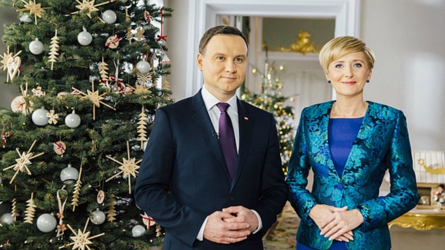 Budujmy przyszłość opartą na wzajemnym zrozumieniu i szacunku - prezydencka para złożyła Polakom bożonarodzeniowe życzenia.