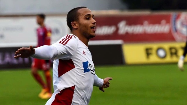 Gino van Kessel to transferowy cel numer jeden Pogoni Szczecin - tę informację podaje Kurier Szczeciński.