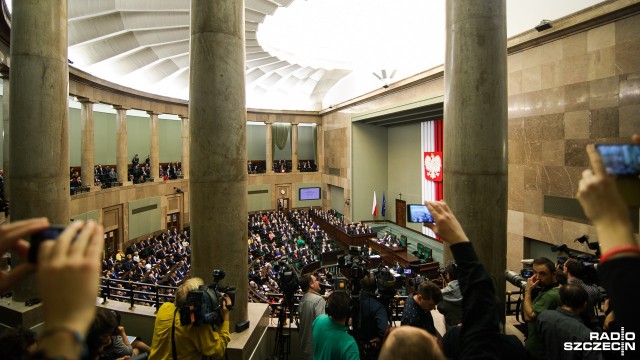 Platforma Obywatelska złoży wniosek o odrzucenie projektu budżetu na 2016 rok w pierwszym czytaniu - zapowiedziała podczas debaty w Sejmie posłanka Izabela Leszczyna.
