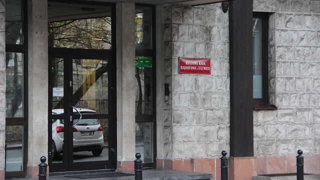 Sejmowe komisje kultury oraz skarbu państwa opowiedziały się za projektem nowelizacji ustawy o radiofonii i telewizji. Zakłada on między innymi wygaśnięcie mandatów dotychczasowych członków władz Telewizji Polskiej i Polskiego Radia.