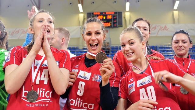 Największy sukces w historii piłkarzy ze Stargardu, medal po ponad 20 latach dla szczypiornistek, kolejne Mistrzostwo Polski dla siatkarek, ale też upadek Floty Świnoujście - to najważniejsze wydarzenia w lokalnym sporcie w 2015 roku.