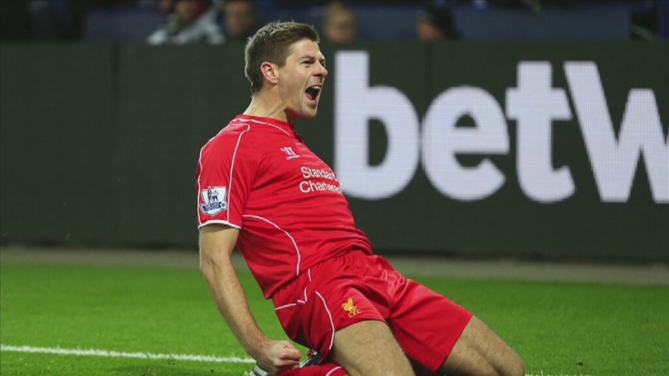 Gerrard zadebiutował w pierwszym składzie FC Liverpool 16 lat temu. Fot. Foto Olimpik/x-news
