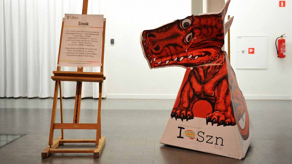 Wystawę, która wywołuje iluzje przygotowali studenci Uniwersytetu Szczecińskiego. Fot. Łukasz Szełemej [Radio Szczecin]