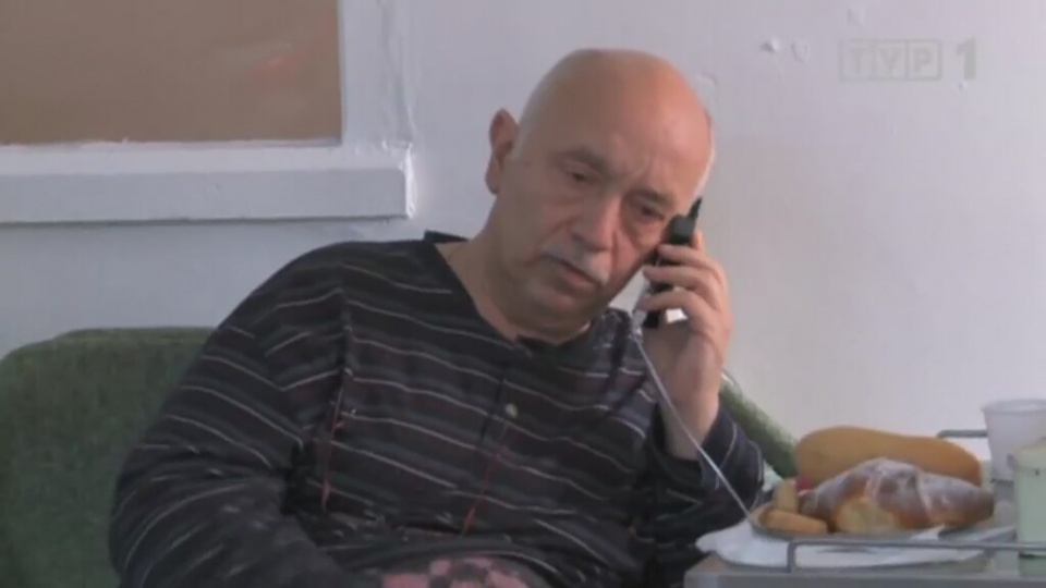 Samoloty z rannymi i ich rodzinami na pokładzie wylądowały w piątek późnym wieczorem na warszawskim lotnisku wojskowym. Fot. TVP/x-news