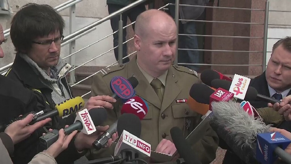 Prokuratura wojskowa zapowiada śledztwo w sprawie wycieku stenogramów z czarnej skrzynki rządowego Tupolewa. Fot. TVN24/x-news
