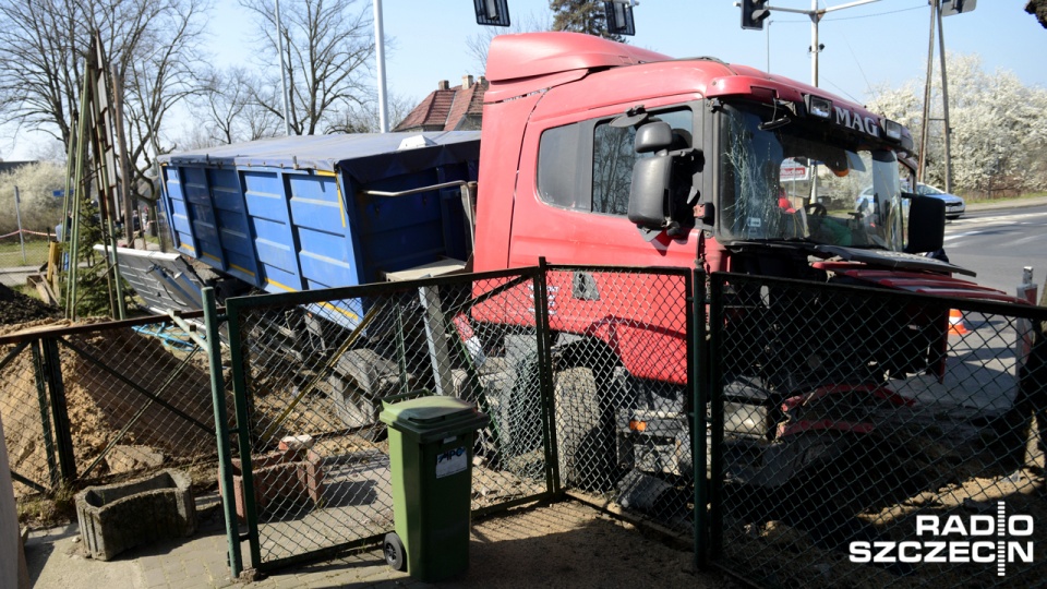Dwie osoby zostały ranne w wypadku w szczecińskich Podjuchach. Fot. Jarosław Gaszyński [Radio Szczecin]