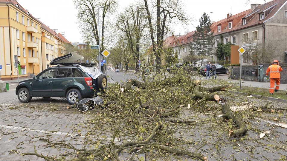 Ulica Mickiewicza jest nieprzejezdna. Fot. Piotr Sawiński [Radio Szczecin]