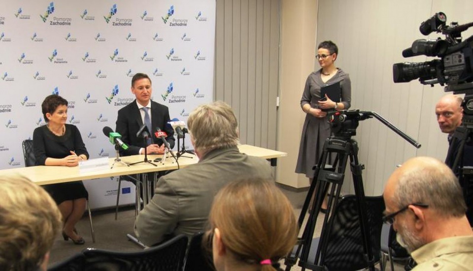 Wiceminister Iwona Wendel z Ministerstwa Infrastruktury i Rozwoju spotkała się z przedstawicielami placówek naukowych. Fot. wzp.pl