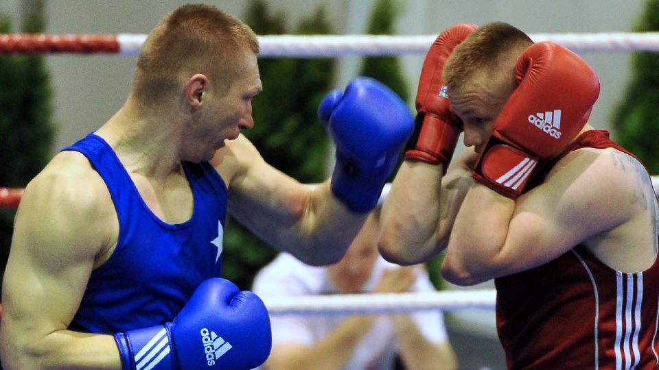 Sobotnie finałowe walki pięściarzy o złote medale Mistrzostw Polski seniorów w boksie rozpoczną się o godzinie 18 w hali Szczecińskiego Domu Sportu. Fot. Łukasz Szełemej [Radio Szczecin/Archiwum]