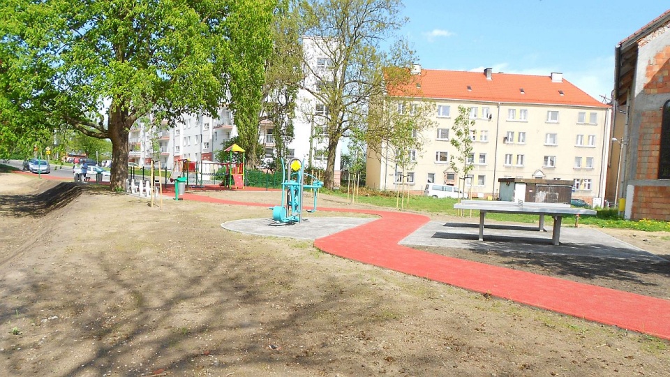 U zbiegu ulic Wendeńskiej i Hożej powstał ogrodzony plac zabaw i skatepark. Fot. ZUK