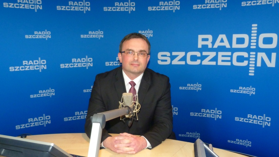 Szczeciński radny Prawa i Sprawiedliwości Tomasz Hinc uważa, że odbudowa stoczni w Szczecinie jest możliwa. Fot. Michał Król [Radio Szczecin]