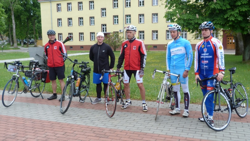 Wojskowi ze Szczecina pojechali do Bydgoszczy na rowerach. Pokonali dystans ponad 300 kilometrów. Fot. Jarosław Gowin [Radio Szczecin]