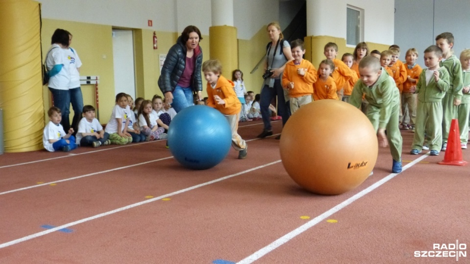 Ponad 600 szczecińskich przedszkolaków Dzień Dziecka spędza na sportowo. Fot. Paulina Sawicka [Radio Szczecin]
