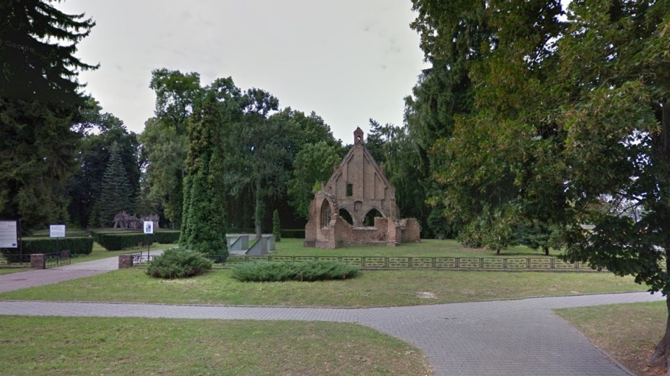 Cmentarz wojenny żołnierzy radzieckich w Chojnie. Fot. www.google.com/maps