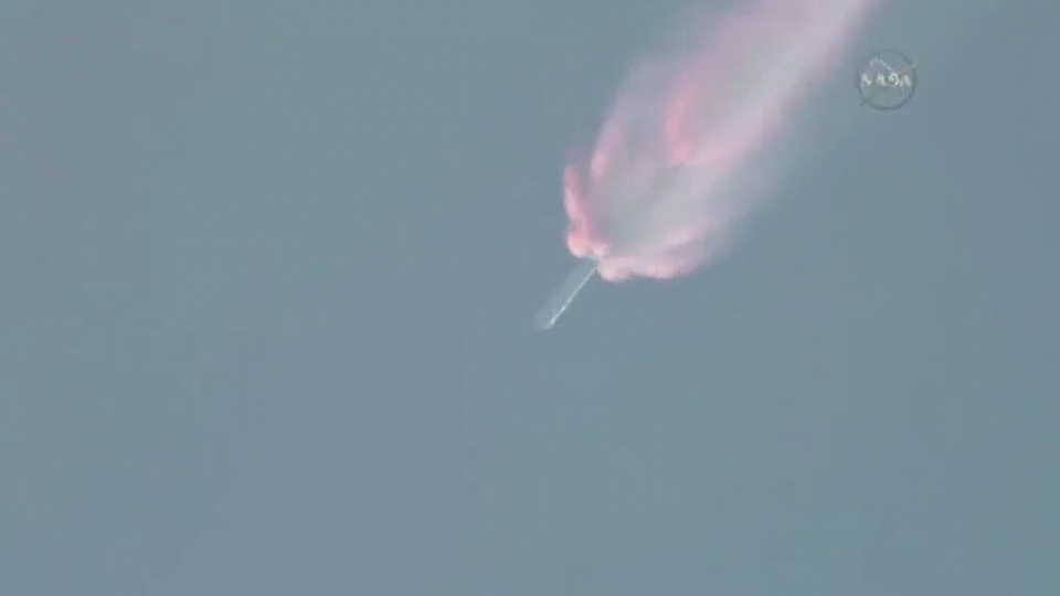 Rakieta Falcon 9, która miała wynieść statek kosmiczny Dragon na orbitę okołoziemską, wybuchła 180 sekund po starcie. Fot. CNN Newsource/x-news