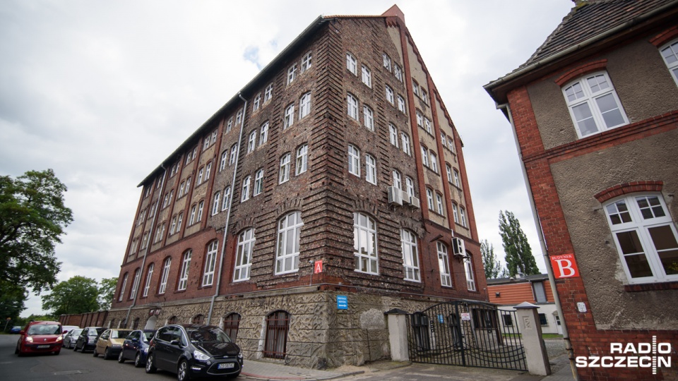 Inspektorzy sanepidu wykryli tam zbyt duże ilości bakterii kałowych i wprowadzili zakaz kąpieli. Fot. Konrad Nowak [Radio Szczecin]