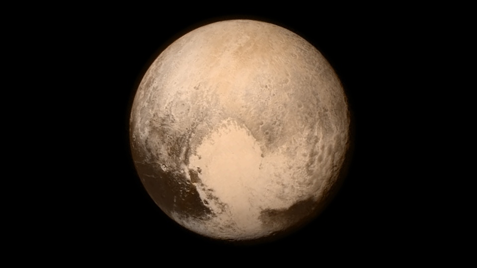 Zdjęcie Plutona wykonane przez sondę New Horizons z odległości 12 500 kilometrów. Fot. www.nasa.gov