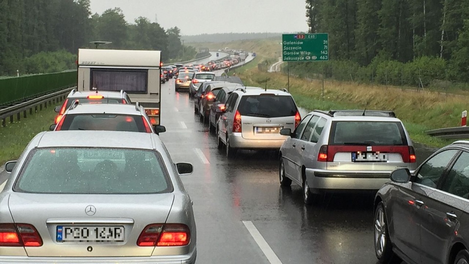 Na sygnały o kłopotach na drogach czekamy pod numerem 510 777 222. Fot. Sławomir Ryfczyński. iswinoujscie.pl