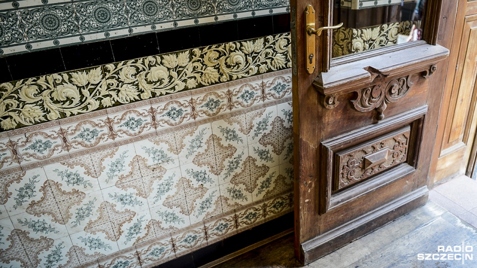 Witryna pralni przy ulicy Żółkiewskiego w Szczecinie zdobyła miano najpiękniejszej i wygrała plebiscyt Stowarzyszenia Estetycznego i Nowoczesnego Szczecina. Fot. Jarosław Gaszynski [Radio Szczecin]