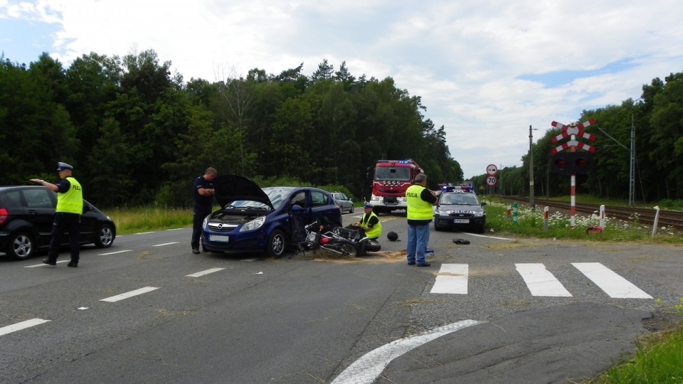 Samochód zderzył się z motocyklistą. Fot. www.iswinoujscie.pl