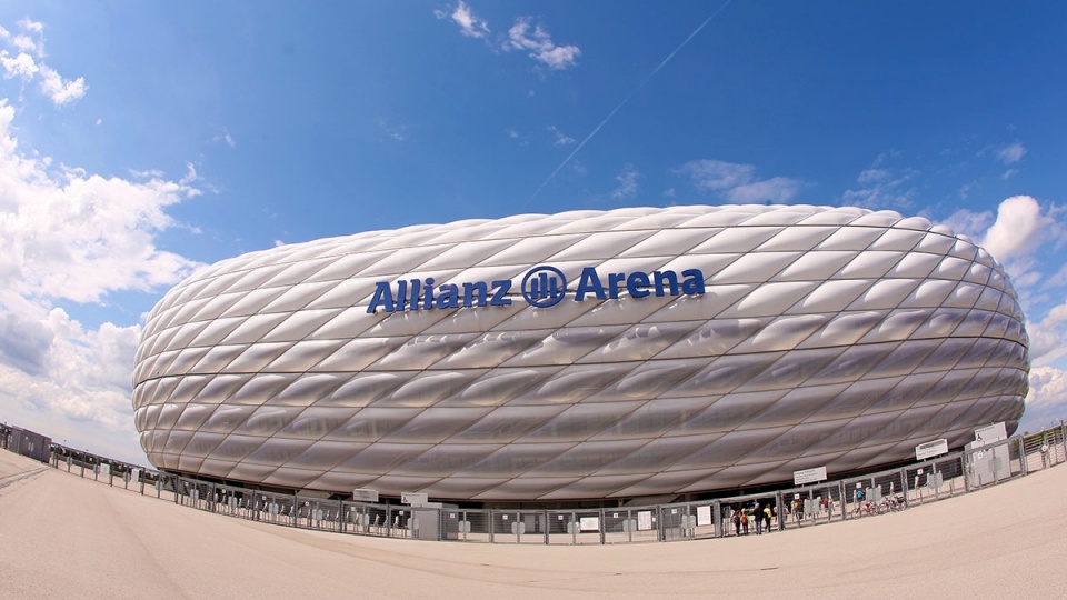 Allianz Arena, stadion Bayernu Monachium. Fot. www.wikipedia.org / Colicaranica