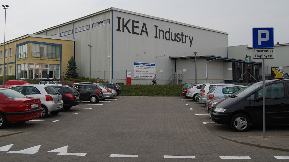 Nawet o połowę musi obniżać swoje moce produkcyjne w ostatnich dniach największy pracodawca w Goleniowie - firma IKEA Industry. Fot. Paweł Palica [Radio Szczecin]