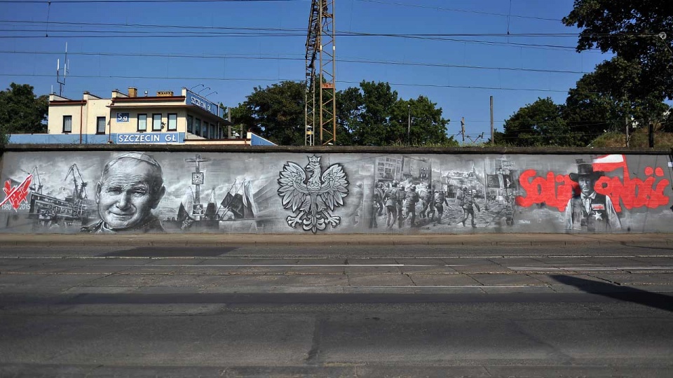 Mural przedstawiający historię Solidarności przy ulicy Kolumba w Szczecinie. Fot. Łukasz Szełemej [Radio Szczecin]