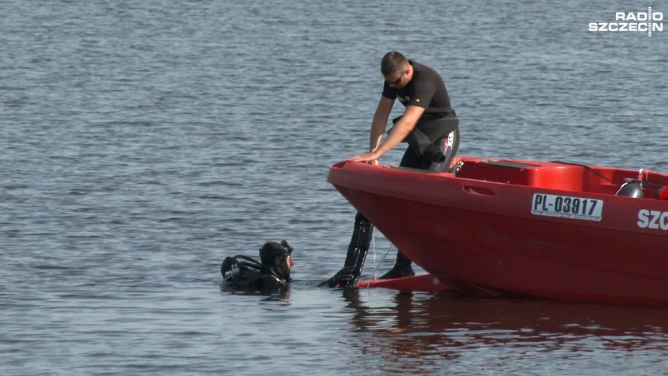Ekipy ratownicze zakończyły poszukiwania mężczyzny, który w czwartek wieczorem prawdopodobnie wypadł z łódki na jeziorze Dąbie. Fot. Paweł Sip [Radio Szczecin]