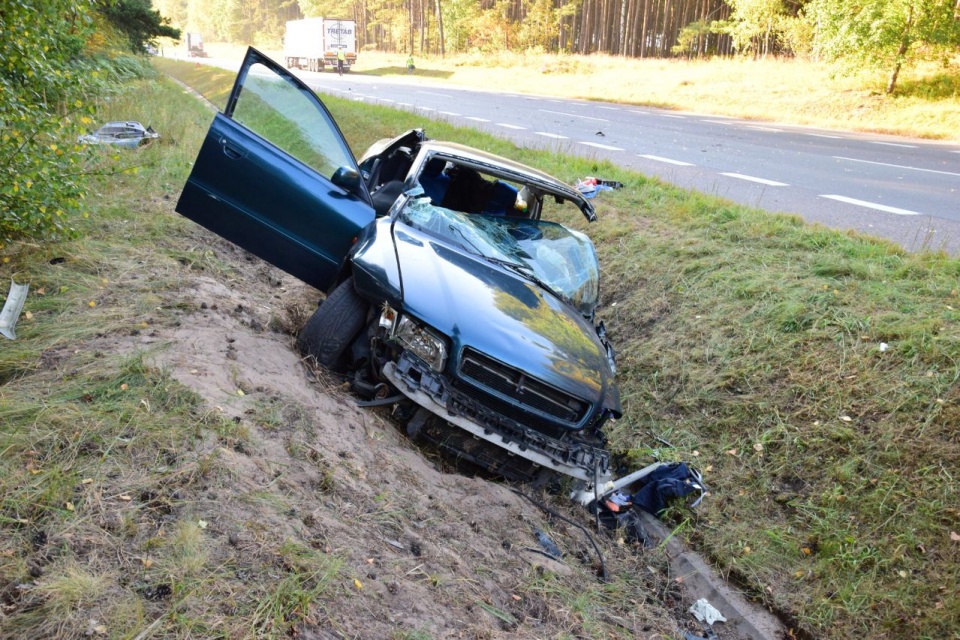 Dwie osoby zostały ranne po czołowym zderzeniu TIR-a z samochodem osobowym w Świnoujściu. Fot. Andrzej Ryfczyński. iswinoujscie.pl