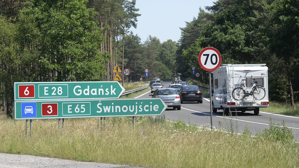 Na drodze nr 3 samochodów nie brakuje, ale w poważnych korkach raczej nie utkniemy. Fot. Piotr Sawiński [Radio Szczecin/Archiwum]