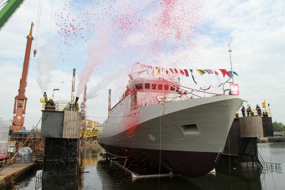 Najnowszy niszczyciel polskiej Marynarki Wojennej "Kormoran II" został w piątek zwodowany w Gdańsku. Fot. Marcin Purman