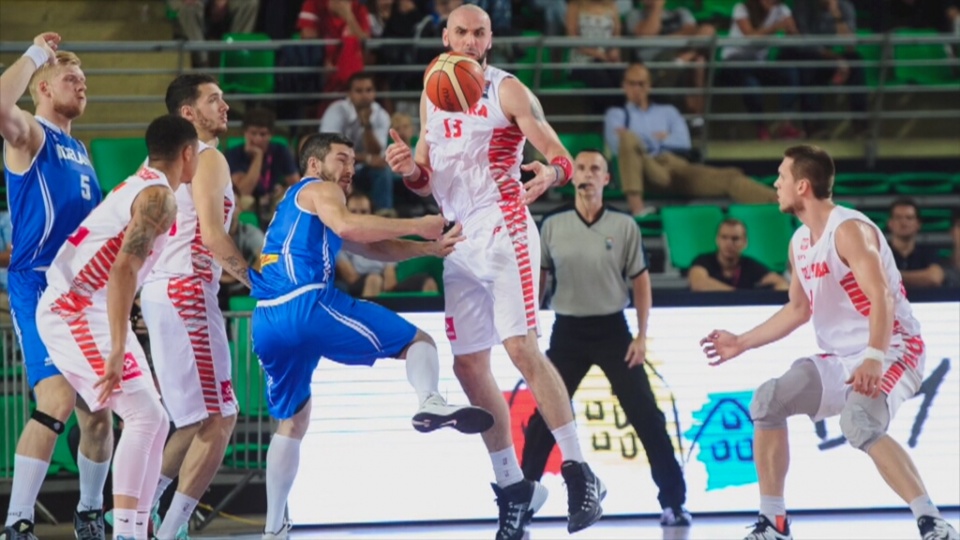 Biało-czerwoni w inauguracyjnym meczu pokonali w Montpellier Bośnię i Hercegowinę 68:64. Fot. Press Focus/x-news