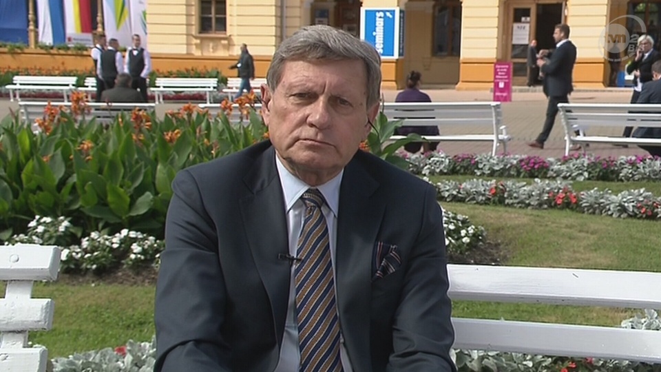 Leszek Balcerowicz komentuje sprawę przyjęcia uchodźców. Fot. TVN24 Biznes i Świat/x-news
