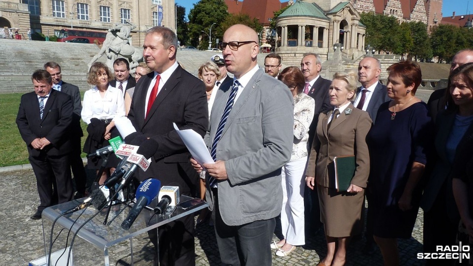 Joachim Brudziński zaprezentował w czwartek listy z nazwiskami kandydatów partii do parlamentu. Fot. Grzegorz Gibas [Radio Szczecin]
