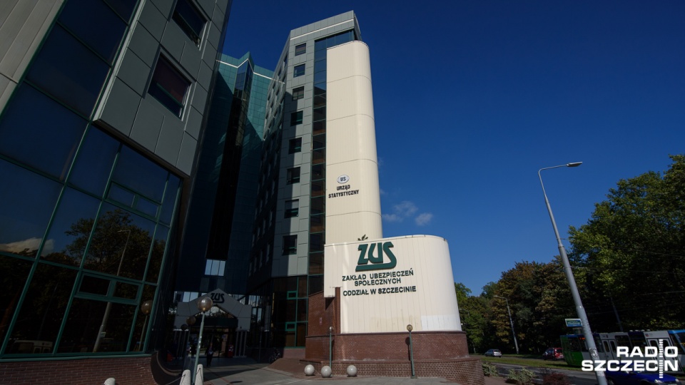 Ponad trzy razy więcej niż w szpitalu ma kosztować wyżywienie pracowników ZUS-u. Za nakarmienie jednej osoby urząd chce zapłacić 55 złotych. Fot. Konrad Nowak [Radio Szczecin]