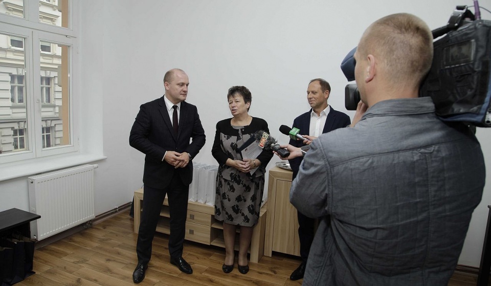 Prezydent zapowiedział też kolejny tego typu program, tym razem dla absolwentów kierunków ważnych dla rozwoju miasta. Fot. STBS