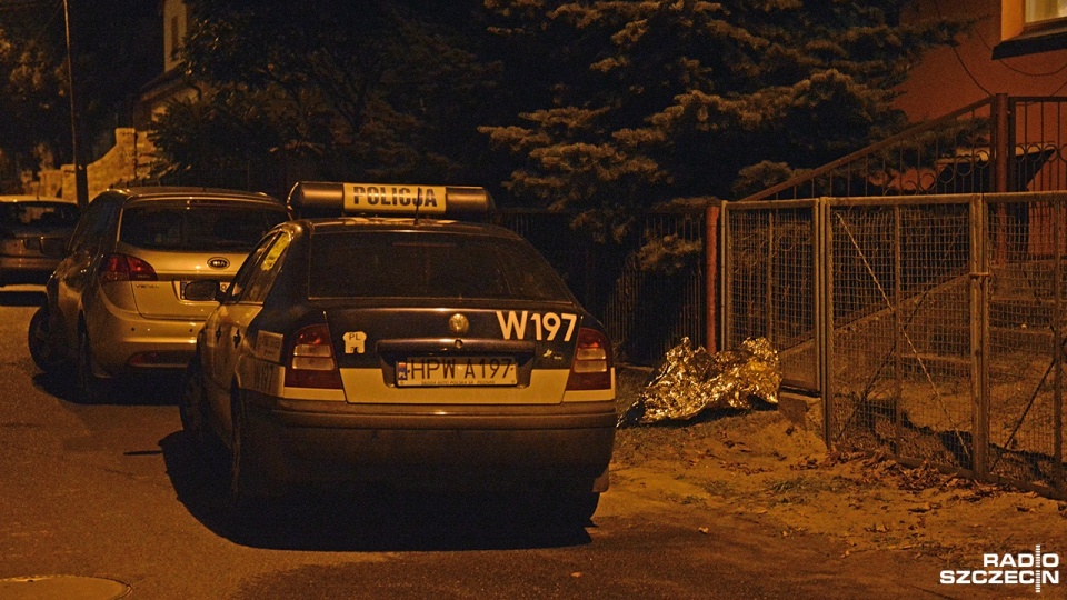 Na miejscu pracuje policja oraz prokurator. Fot. Piotr Sawiński [Radio Szczecin]