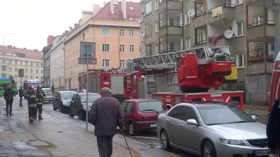 Strażacy ugasili pożar mieszkania przy ulicy Boguchwały w Szczecinie. Fot. Jarosław Gowin [Radio Szczecin]