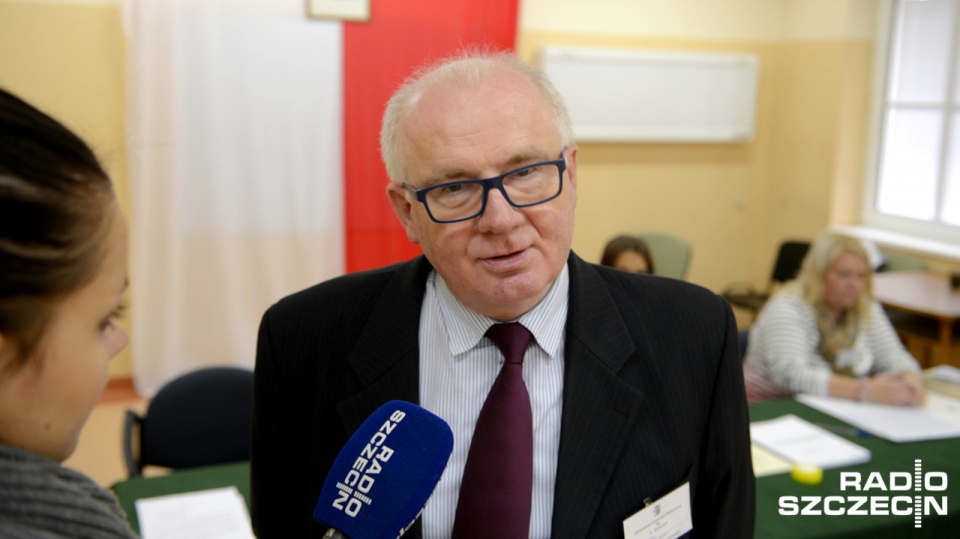 Jak mówi Andrzej Rybka zastępca przewodniczącego komisji wyborczej nr 194 w szpitalu przy Unii Lubelskiej, obłożnie chorzy będą także mieli szansę zagłosować. Fot. Jarosław Gaszyński [Radio Szczecin]