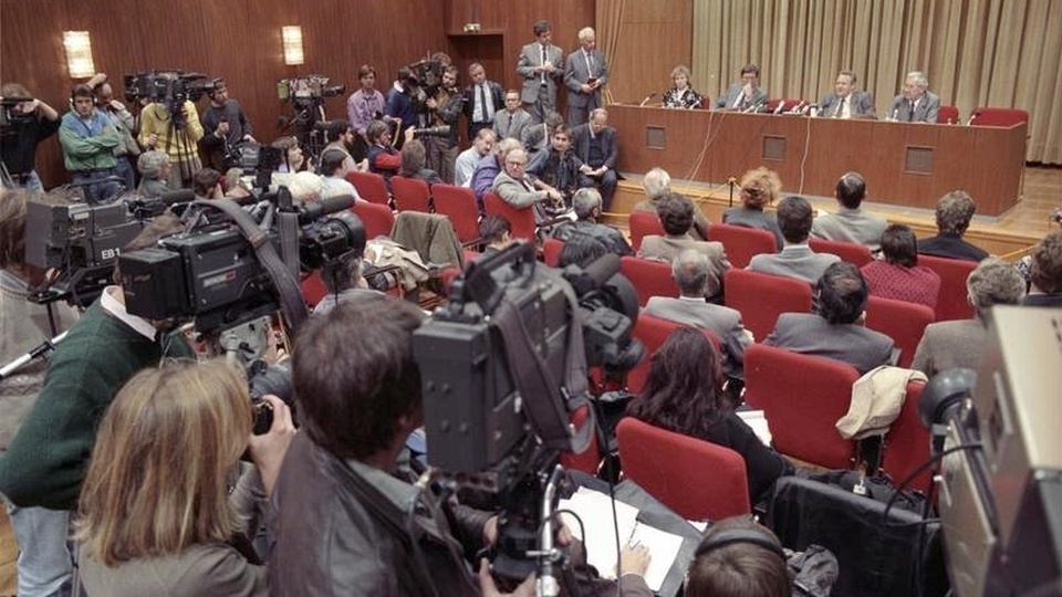Konferencja 9 listopada 1989 r. Fot. www.wikipedia.org / Bundesarchiv, Bild 183-1989-1109-030 / Lehmann, Thomas / CC-BY-SA 3.0