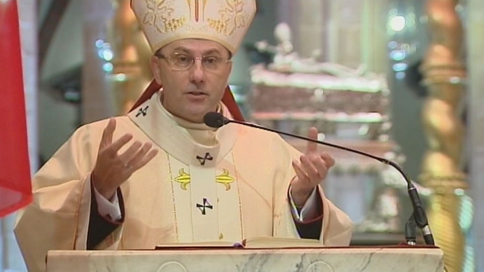 Ojczyzna jest naszą wspólną sprawą - mówił podczas mszy w intencji odzyskania przez Polskę niepodległości prymas Polski arcybiskup Wojciech Polak. Fot. TVN24/x-news