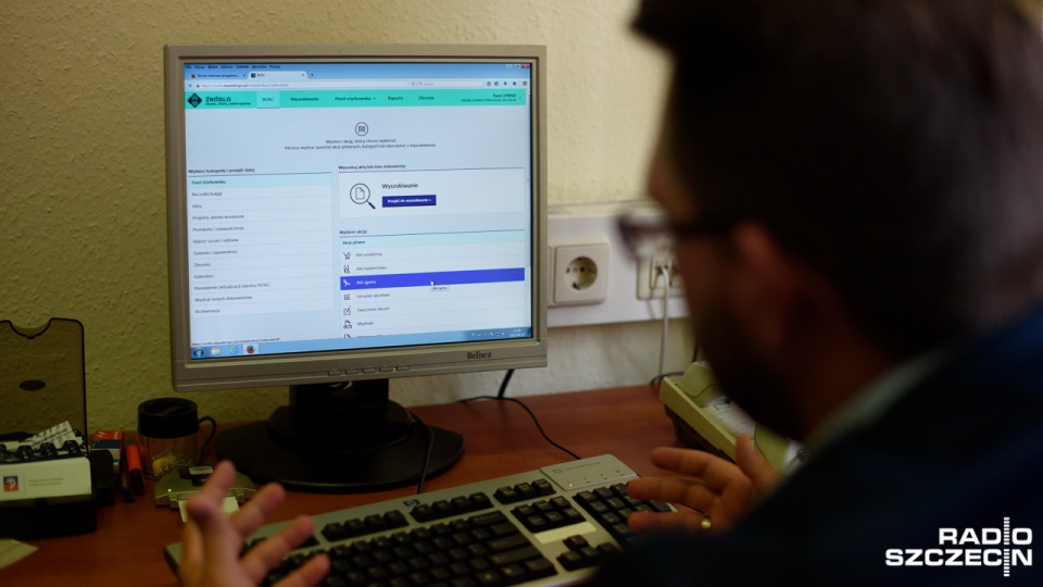 Prace urzędników opóźnia informatyczny system urzędów stanu cywilnego "Źródło". Fot. Konrad Nowak [Radio Szczecin/Archiwum]