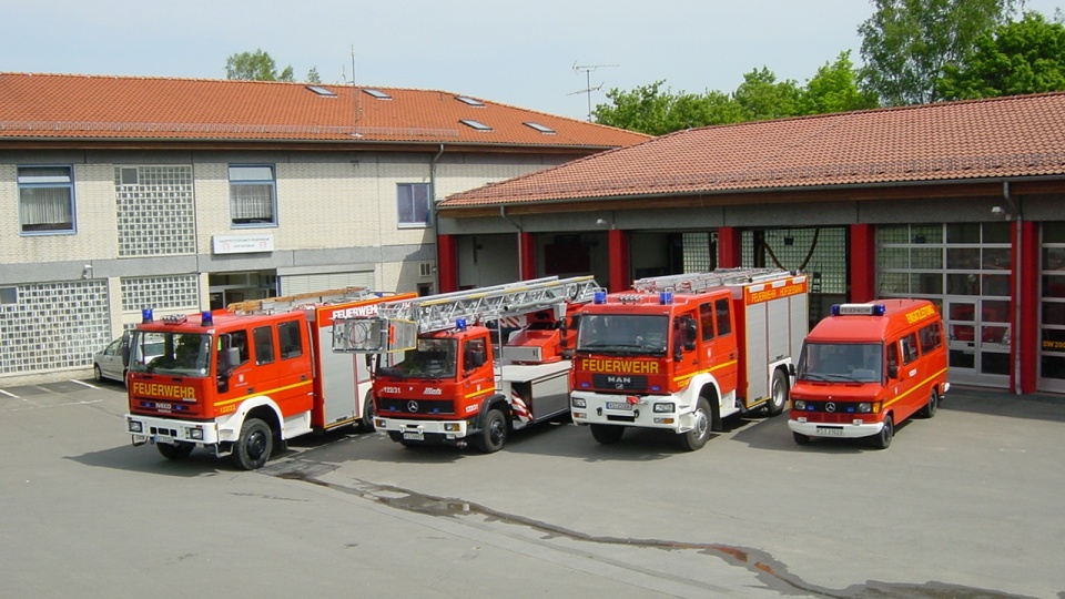 Niemiecka straż pożarna walczyła z pożarem w ośrodku dla uchodźców. Fot. www.wikipedia.org / Feuerwehr Hofgeismar