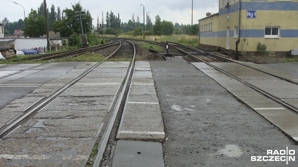 Kończą się remonty przejazdów kolejowych, które mają poprawić bezpieczeństwo skrzyżowań torów z drogami. Fot. Kamil Nieradka [Radio Szczecin/Archiwum]