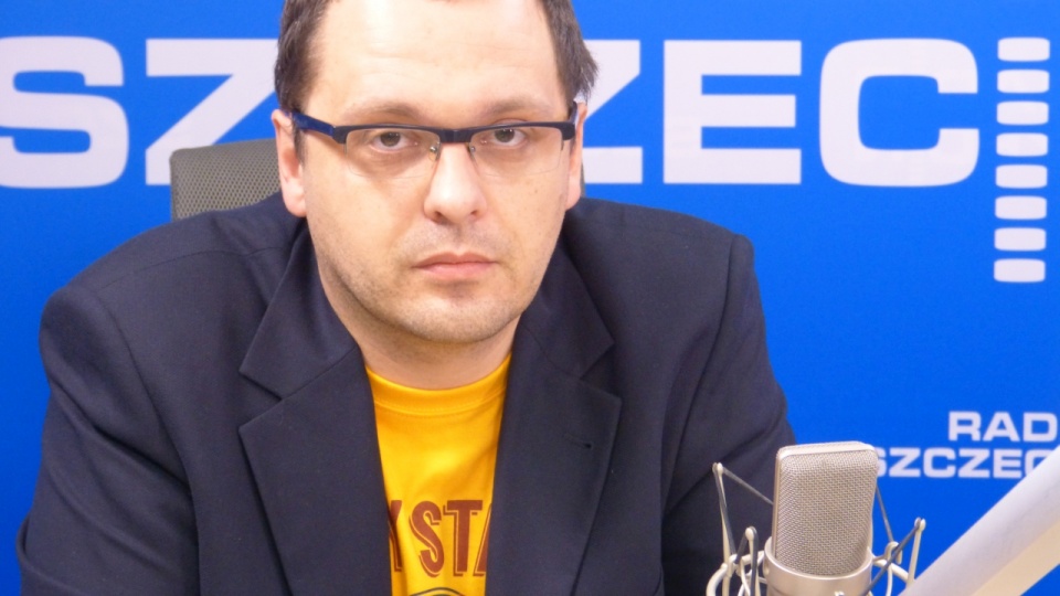 Maciej Kasprzyk ze Stowarzyszenia Kibiców Pogoni Szczecin "Portowcy" Fot. Andrzej Kutys [Radio Szczecin]