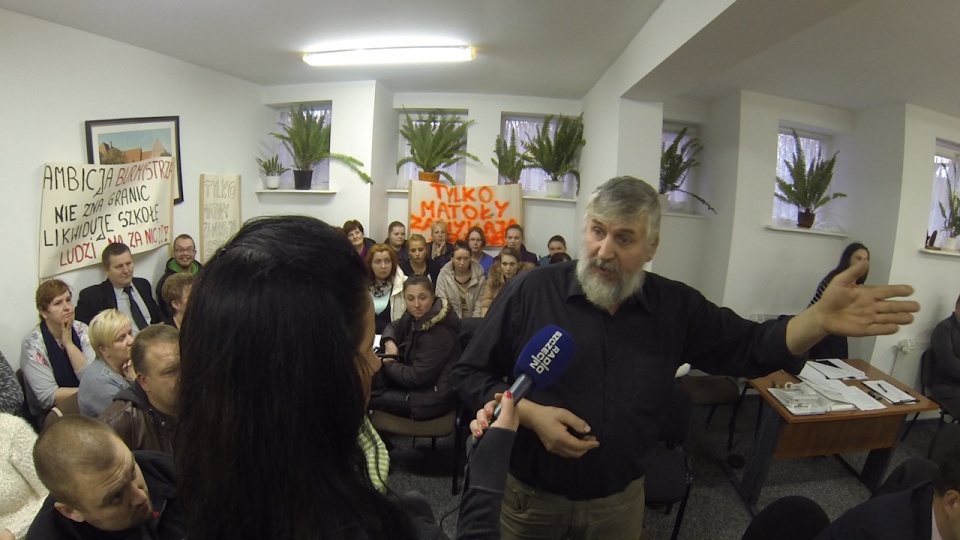 Rodzice uczniów są oburzeni decyzją radnych i protestują. Fot. Piotr Rakowski [Radio Szczecin]