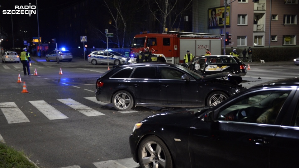 Wypadek na skrzyżowaniu ul. Emilii Sczanieckiej i Emilii Plater w Szczecinie. Fot. Piotr Sawiński [Radio Szczecin]