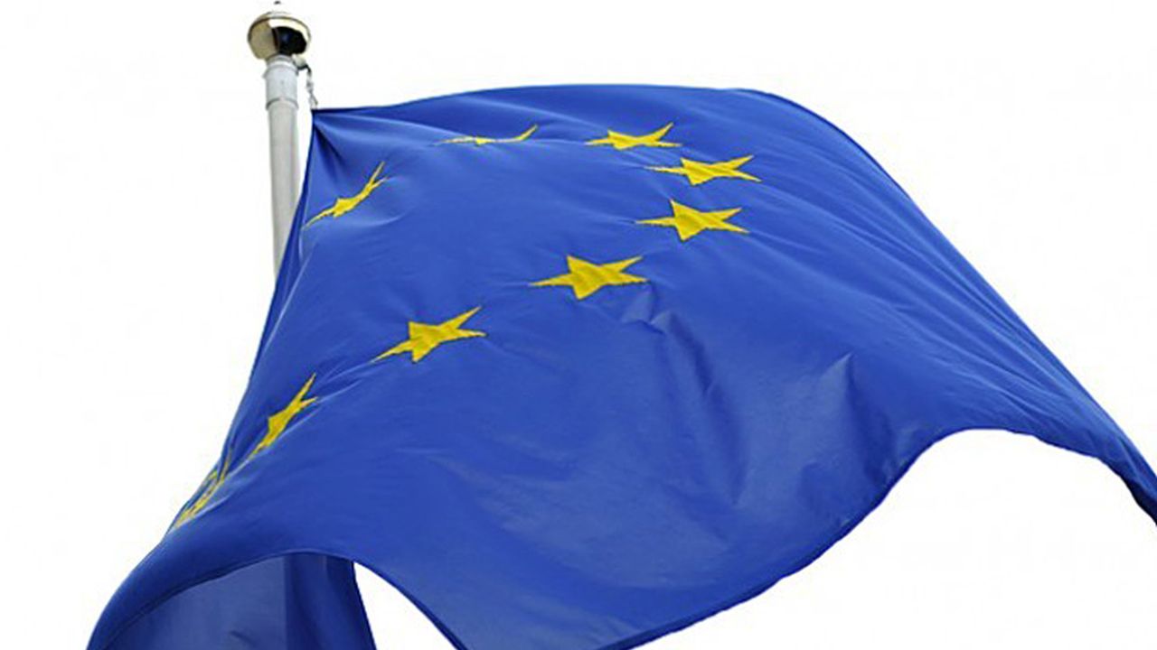 Francuski MSZ: musimy przyznać Ukrainie status kandydata do UE