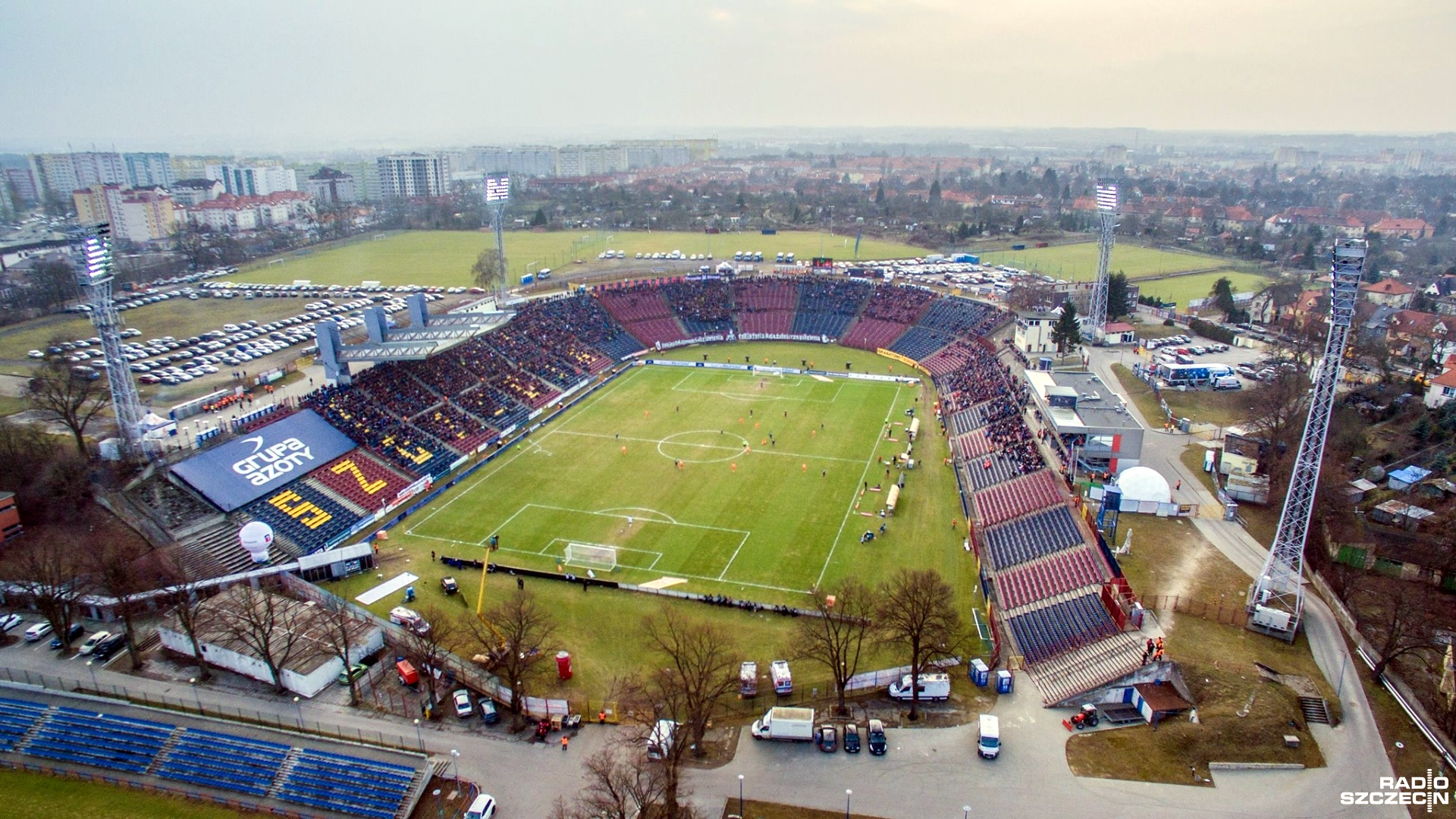 Stadion w Szczecinie jednak z czterema trybunami